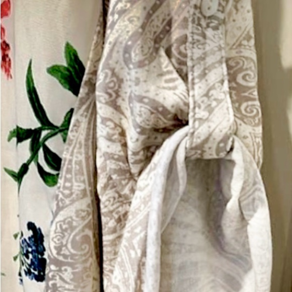 Tiny brand floral blouse - Picture 2 of 4